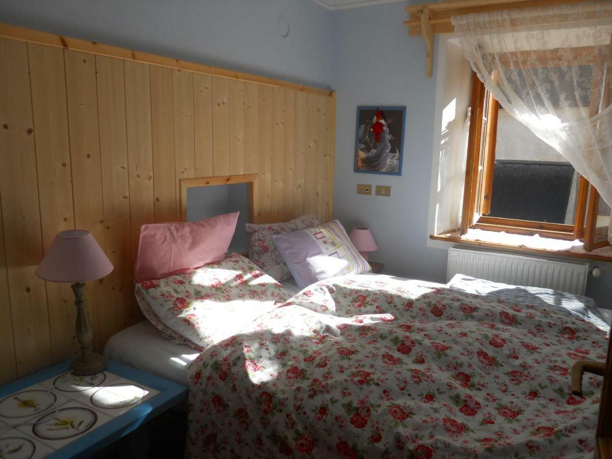 Achillea Bed & Breakfast Vigo di Fassa Bagian luar foto