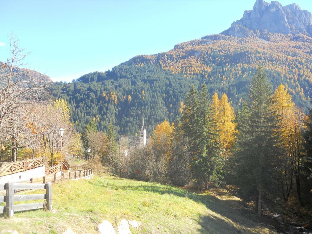 Achillea Bed & Breakfast Vigo di Fassa Bagian luar foto