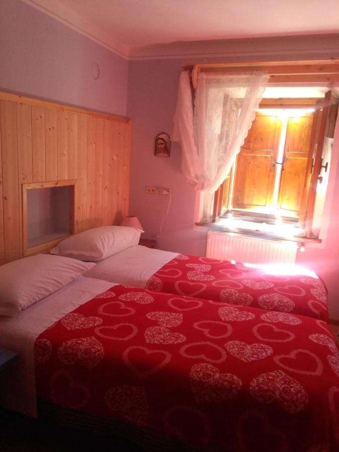 Achillea Bed & Breakfast Vigo di Fassa Bagian luar foto